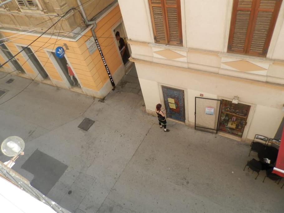 Vintage Pula